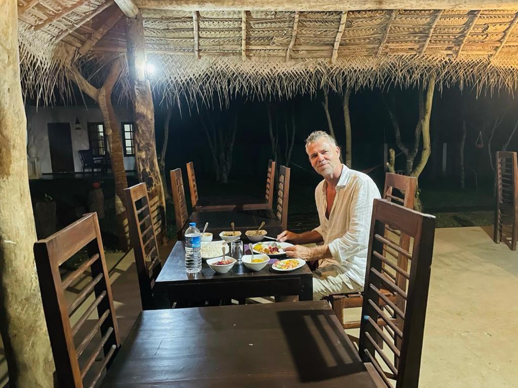 Kingfisher Resort Szigirija Kültér fotó