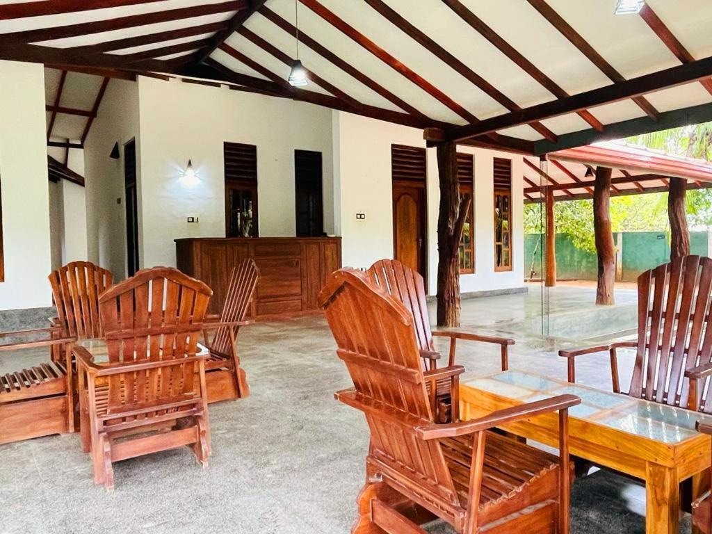 Kingfisher Resort Szigirija Kültér fotó